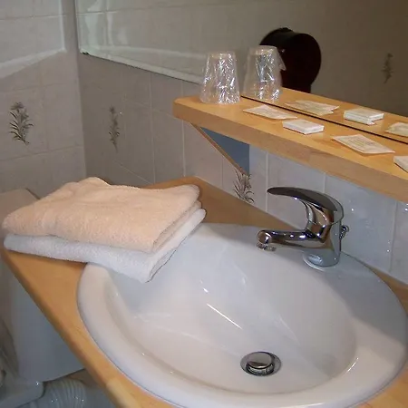 Aire De La Baie Hotell 2*